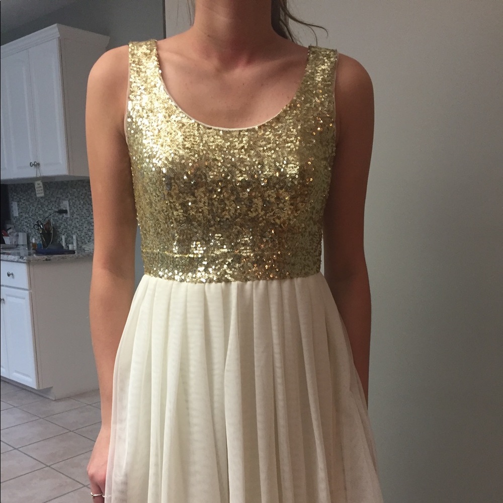 Ivory/Gold Sequin Semi Formal Party Dress Sz 5/6.